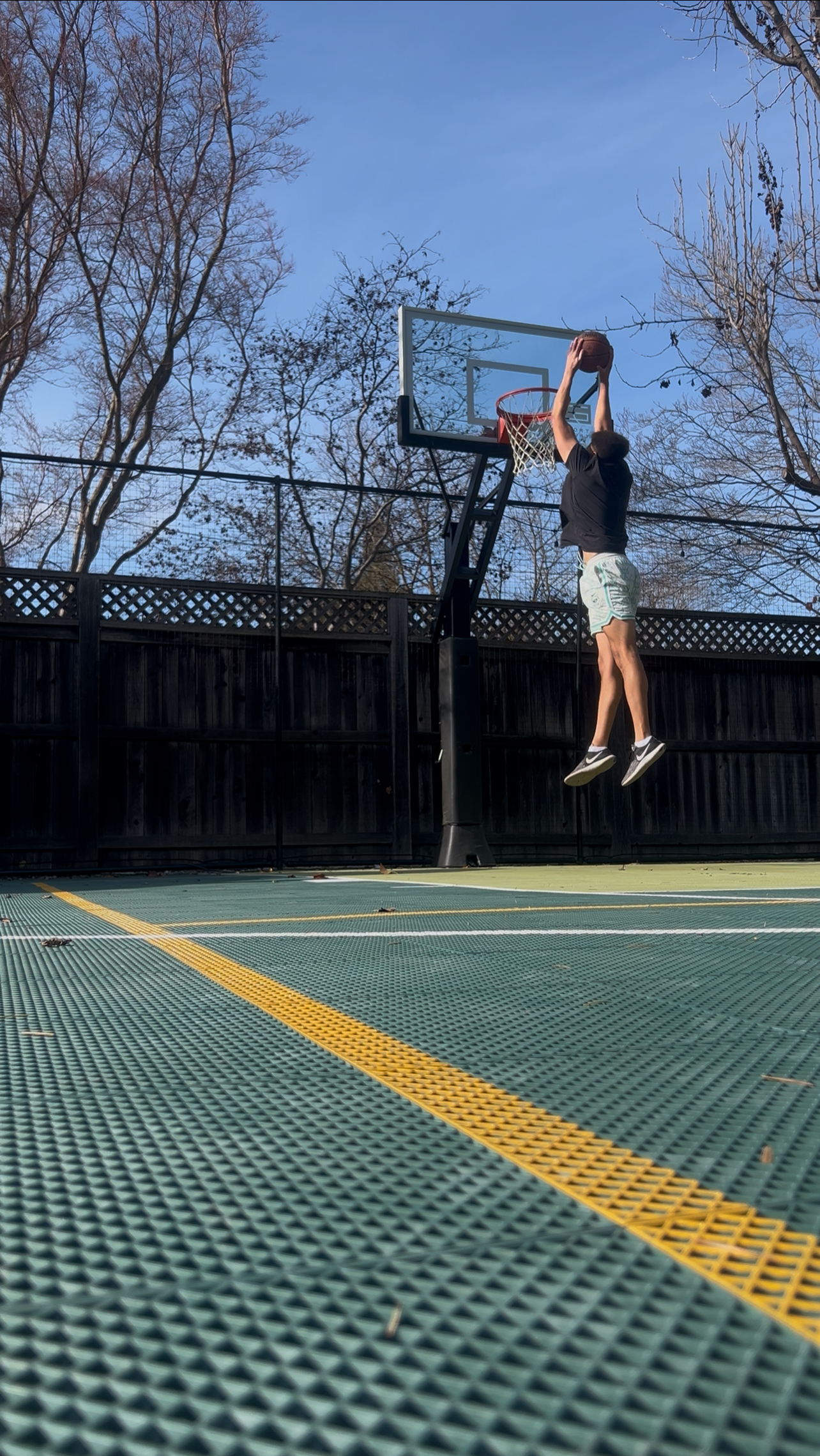 Christian Fong dunking